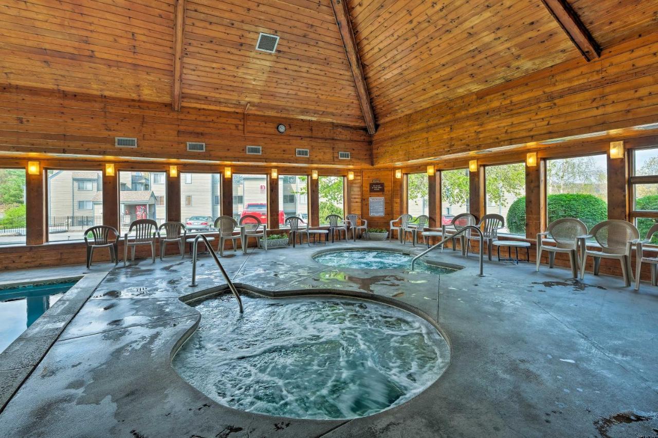 Unique Smokies Ski Shack With Mountain-Top View Gatlinburg Kültér fotó
